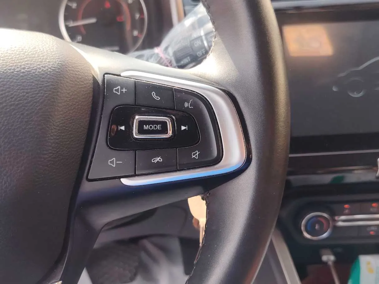 Car image 20