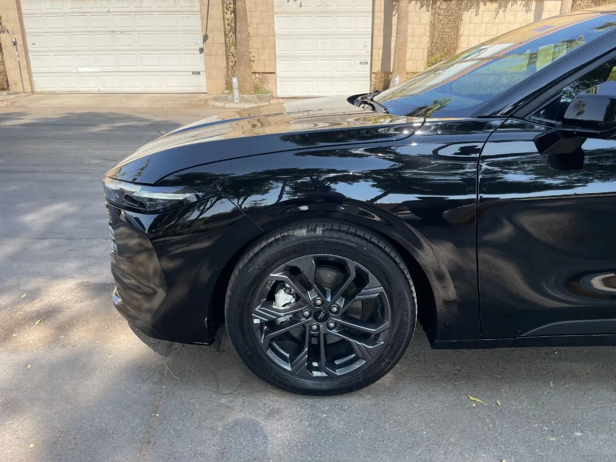 Car image 9