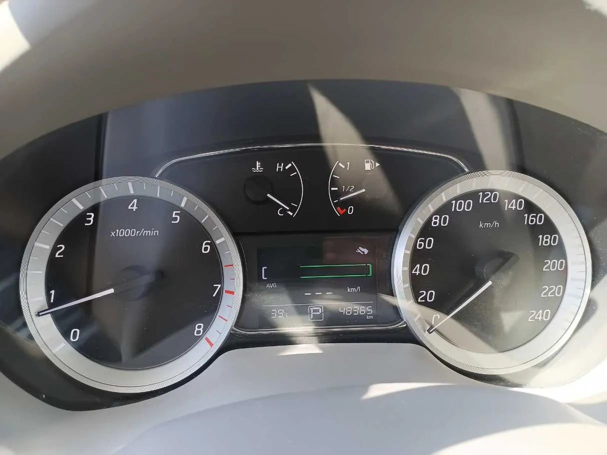 Car image 18