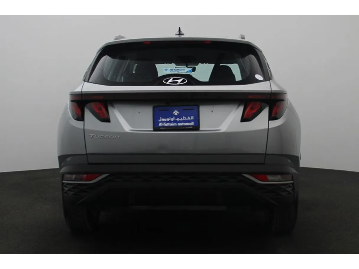 Car image 12