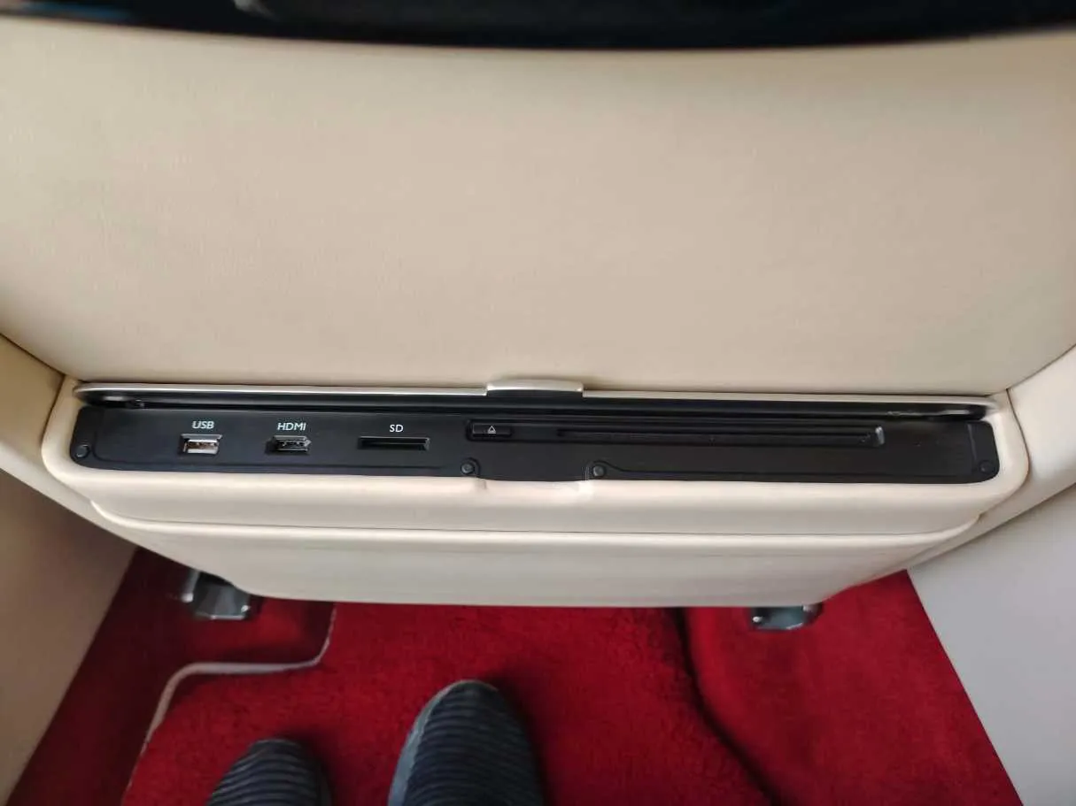 Car image 40