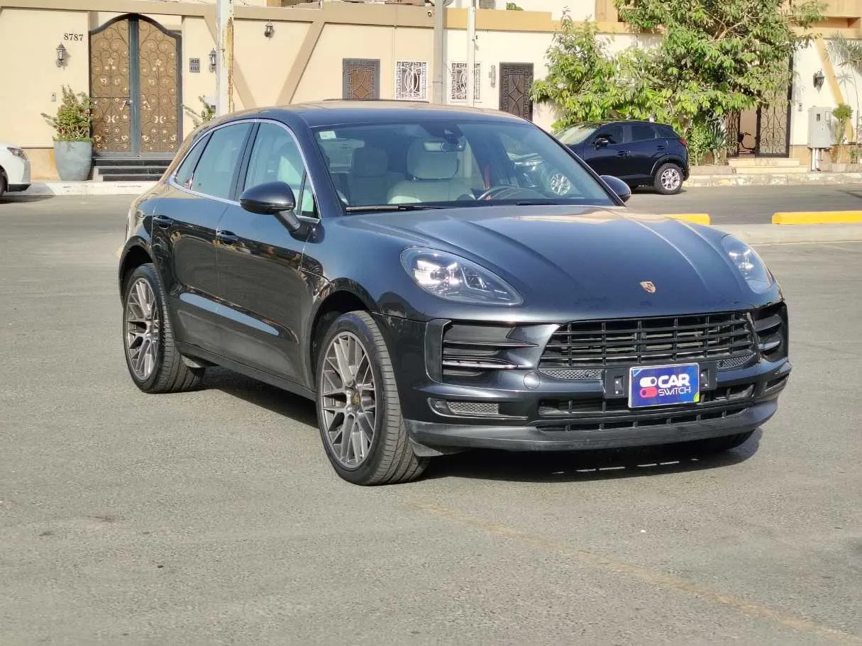 Car image 3