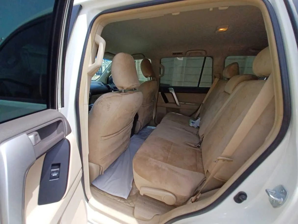 Car image 12
