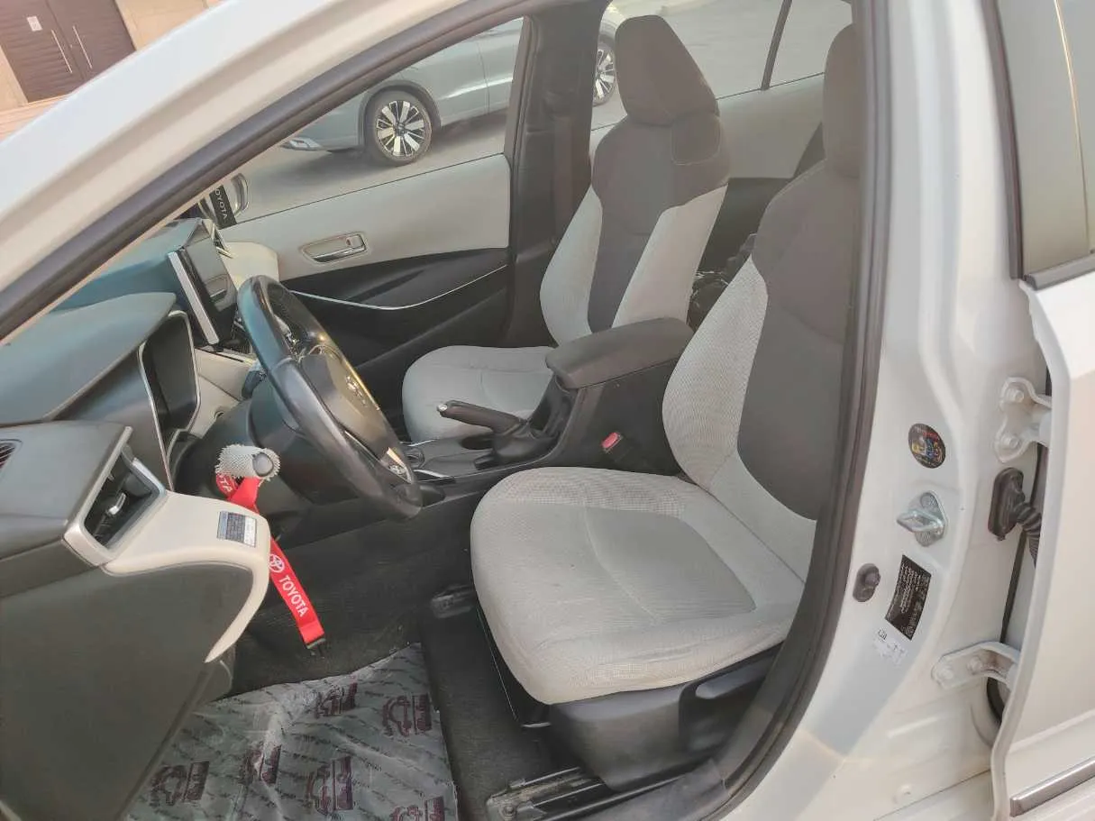Car image 13