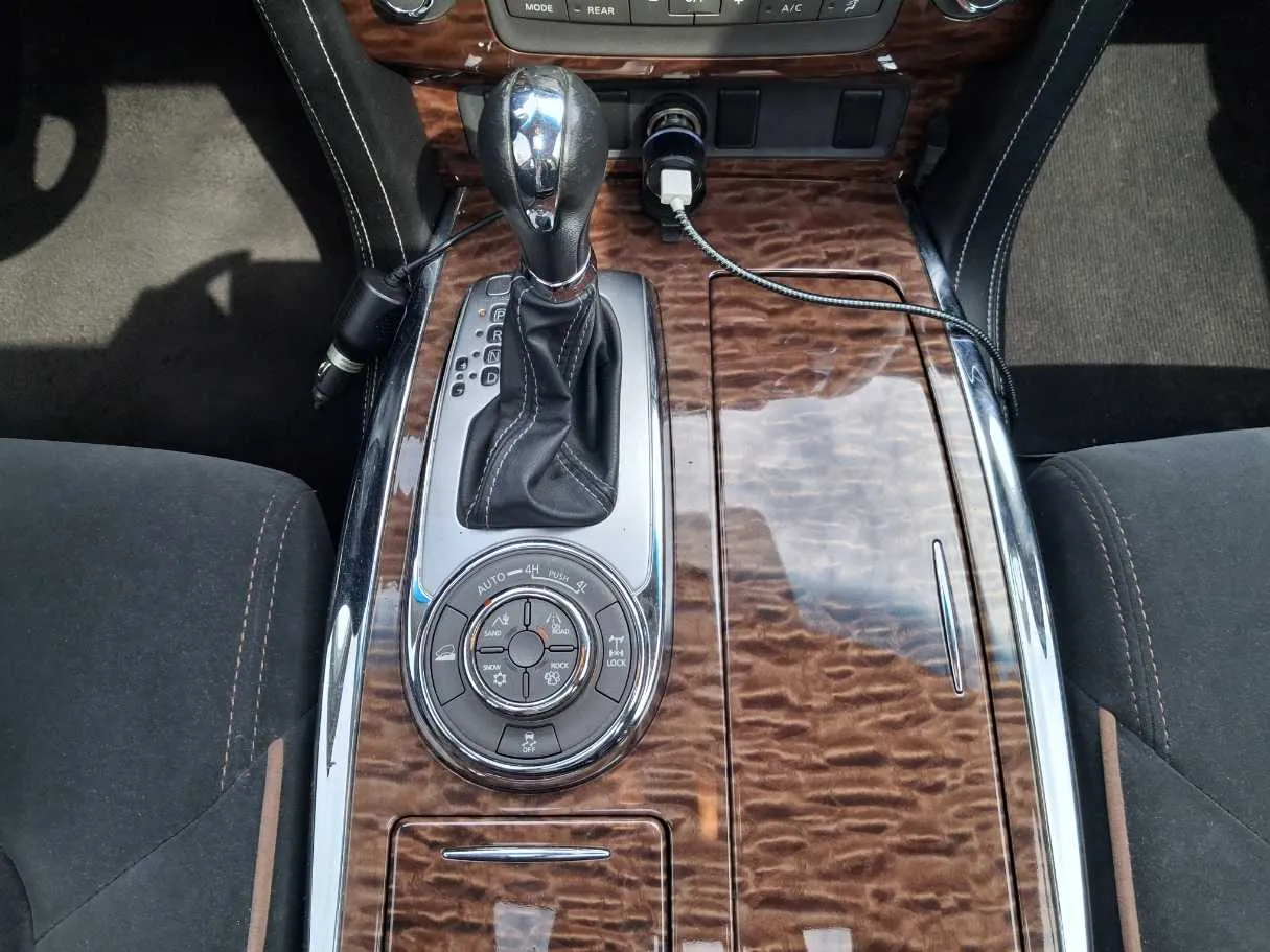Car image 17