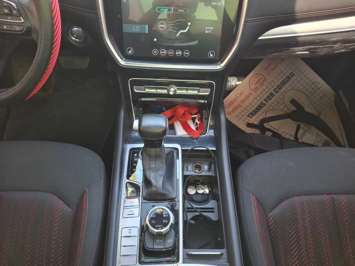 Car image 16