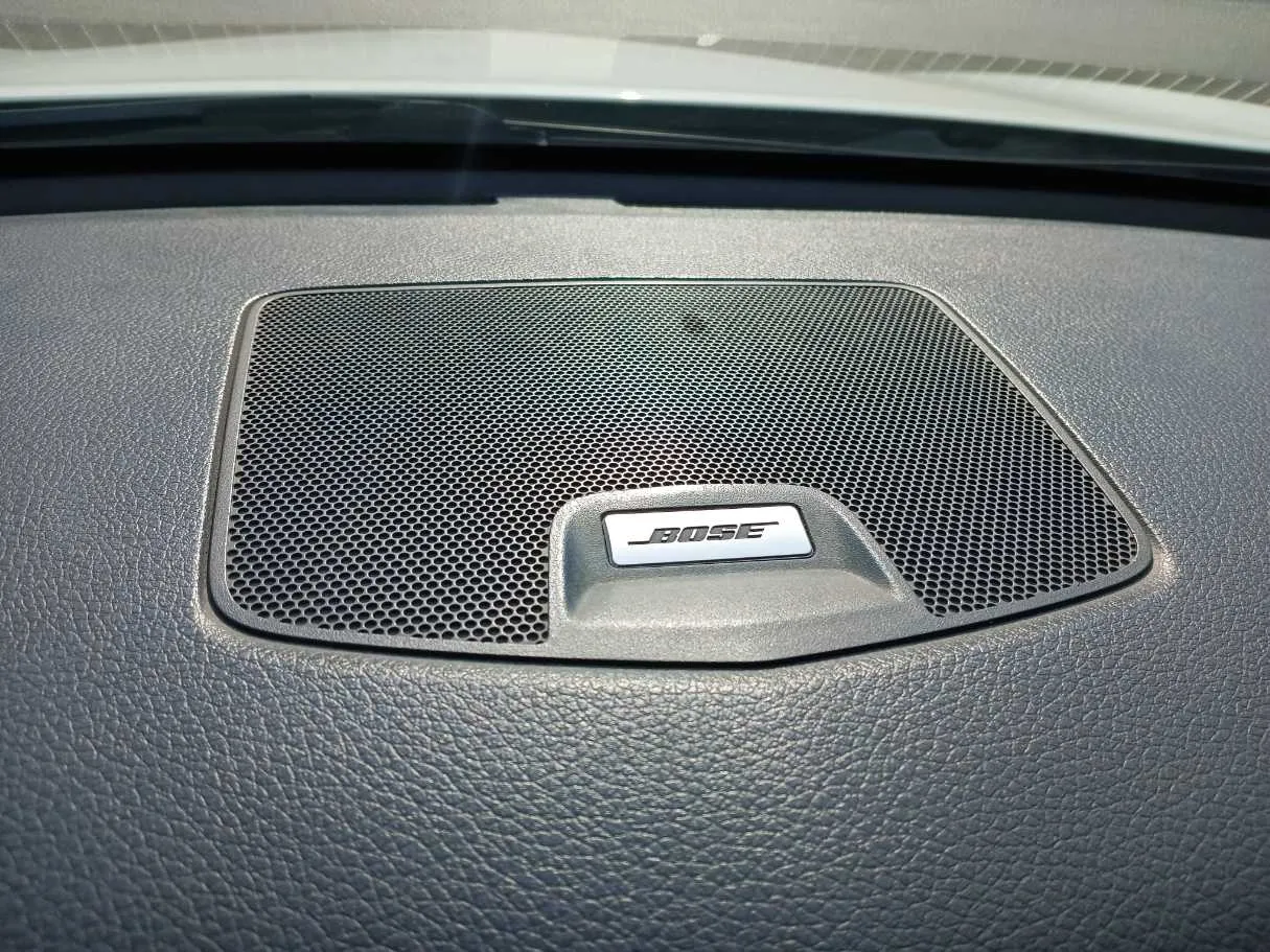 Car image 22