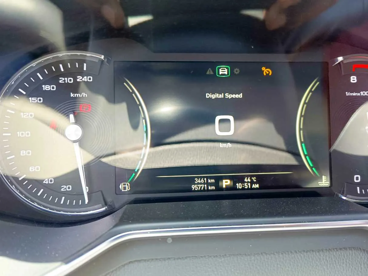 Car image 27