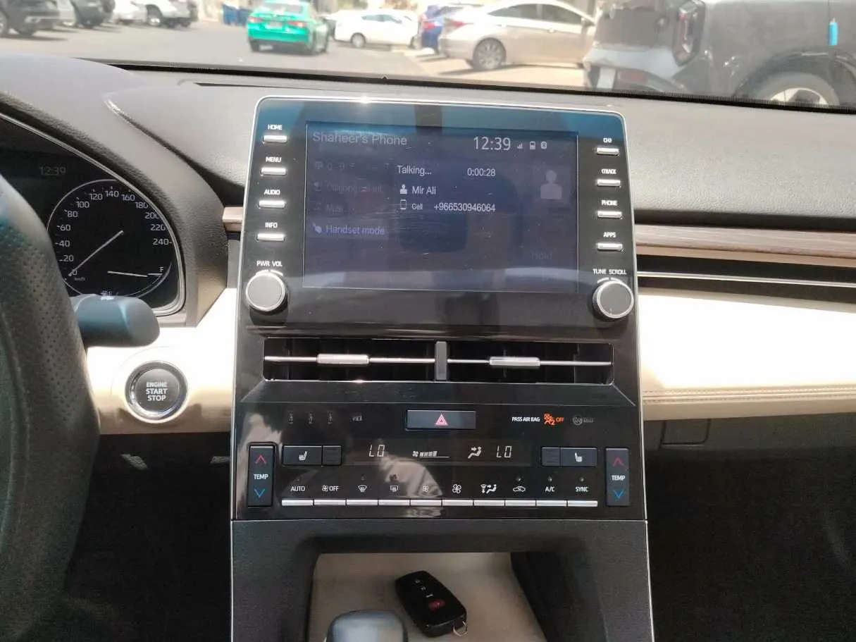 Car image 24