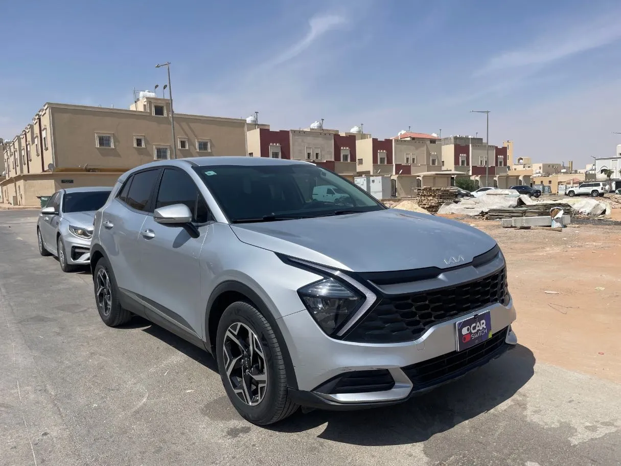 Car image 3
