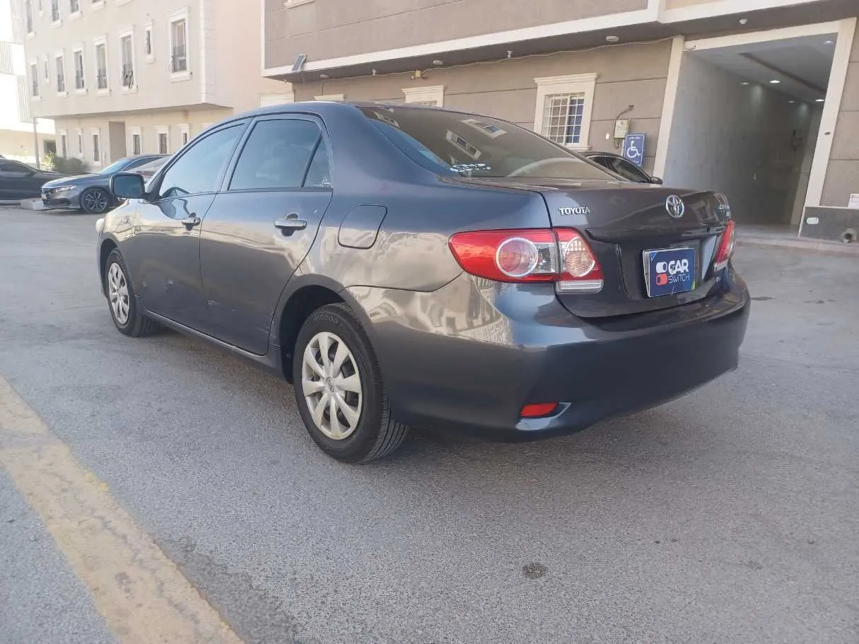 Car image 7
