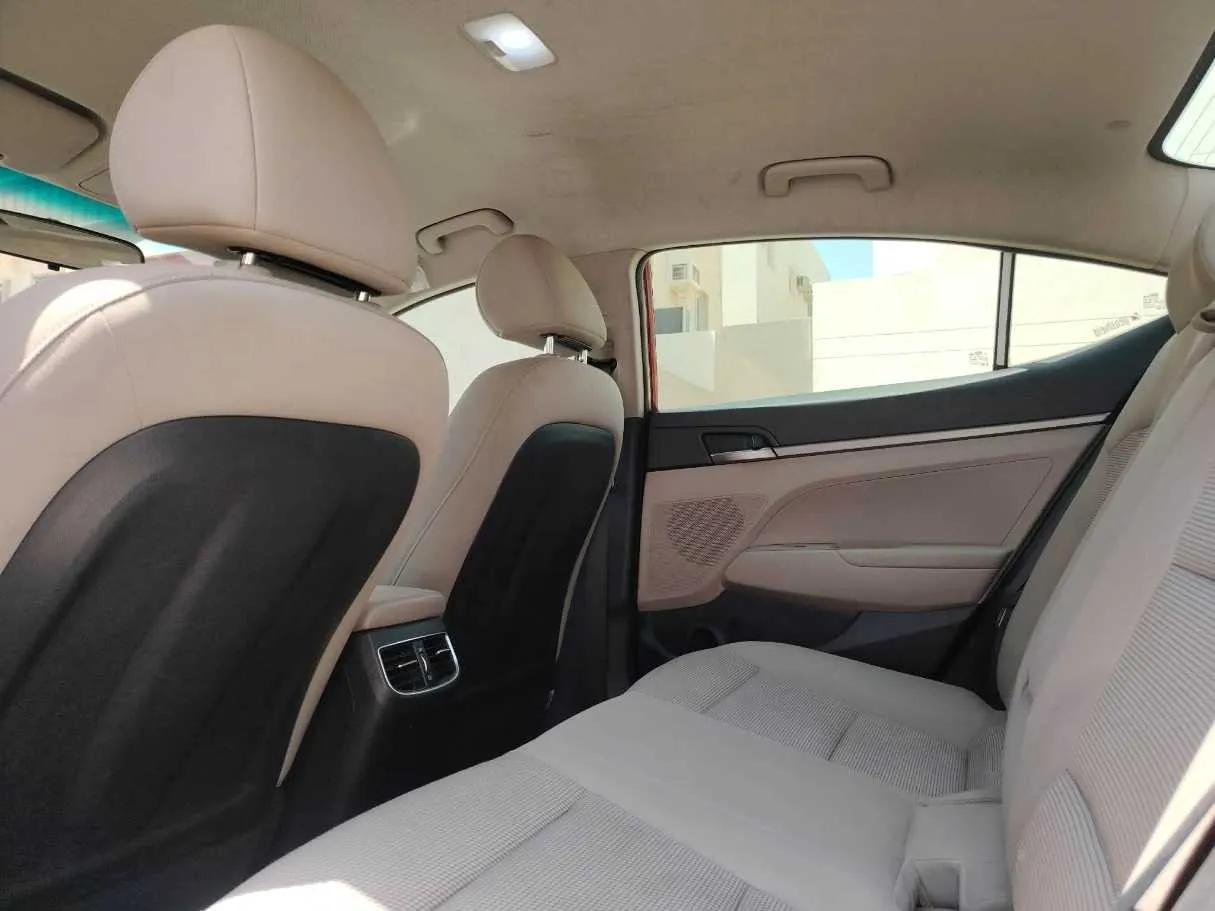 Car image 17
