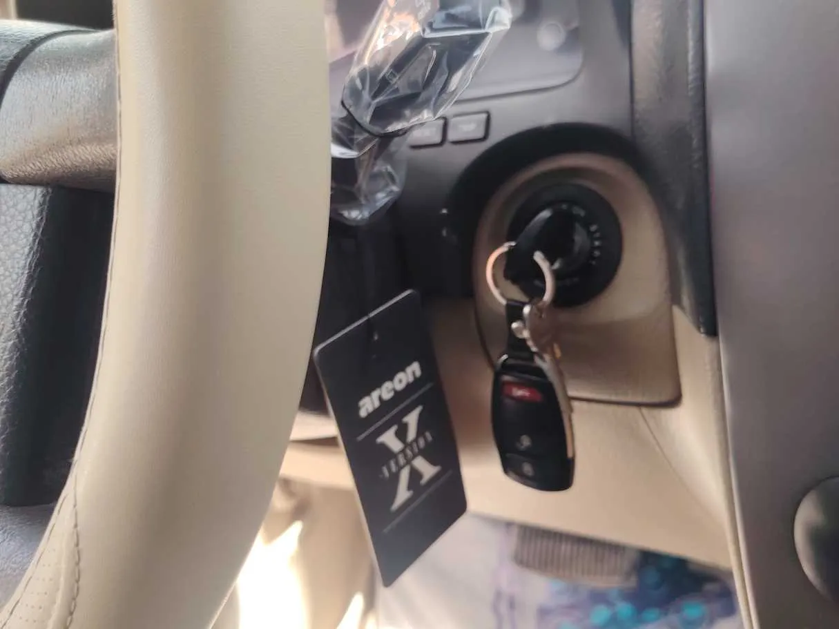 Car image 32