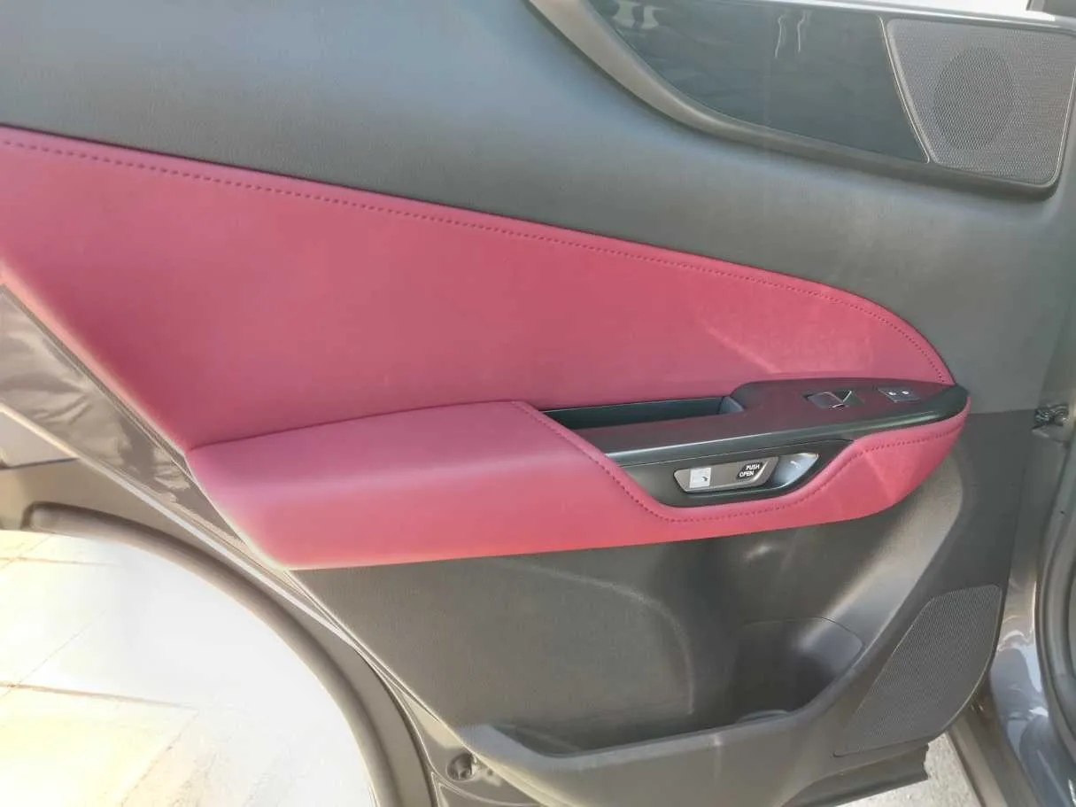 Car image 37