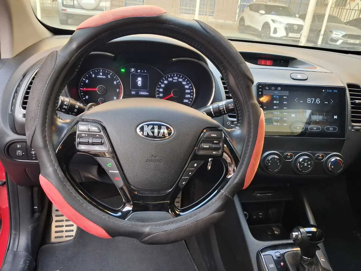 Car image 16