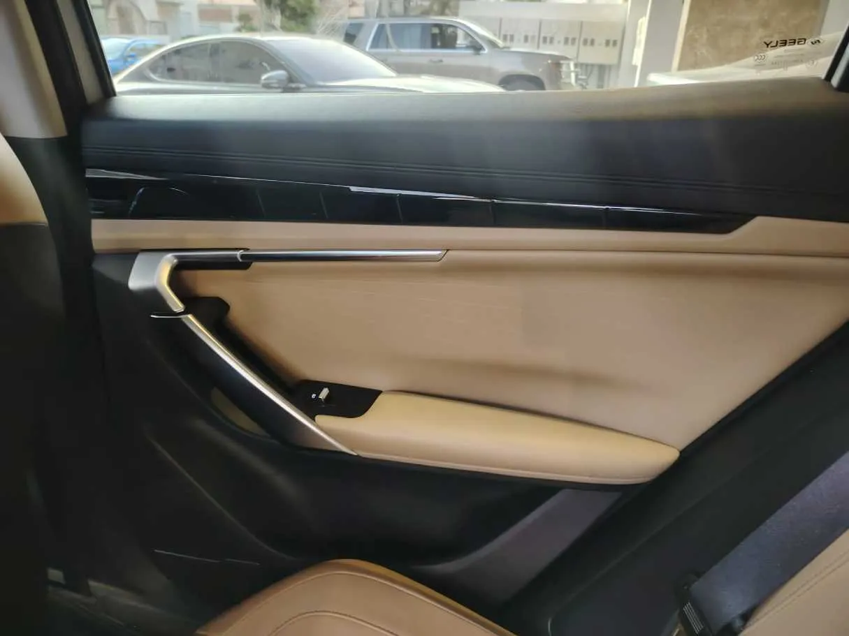Car image 33