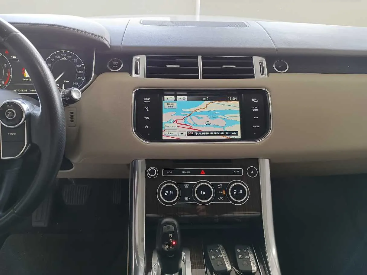 Car image 15
