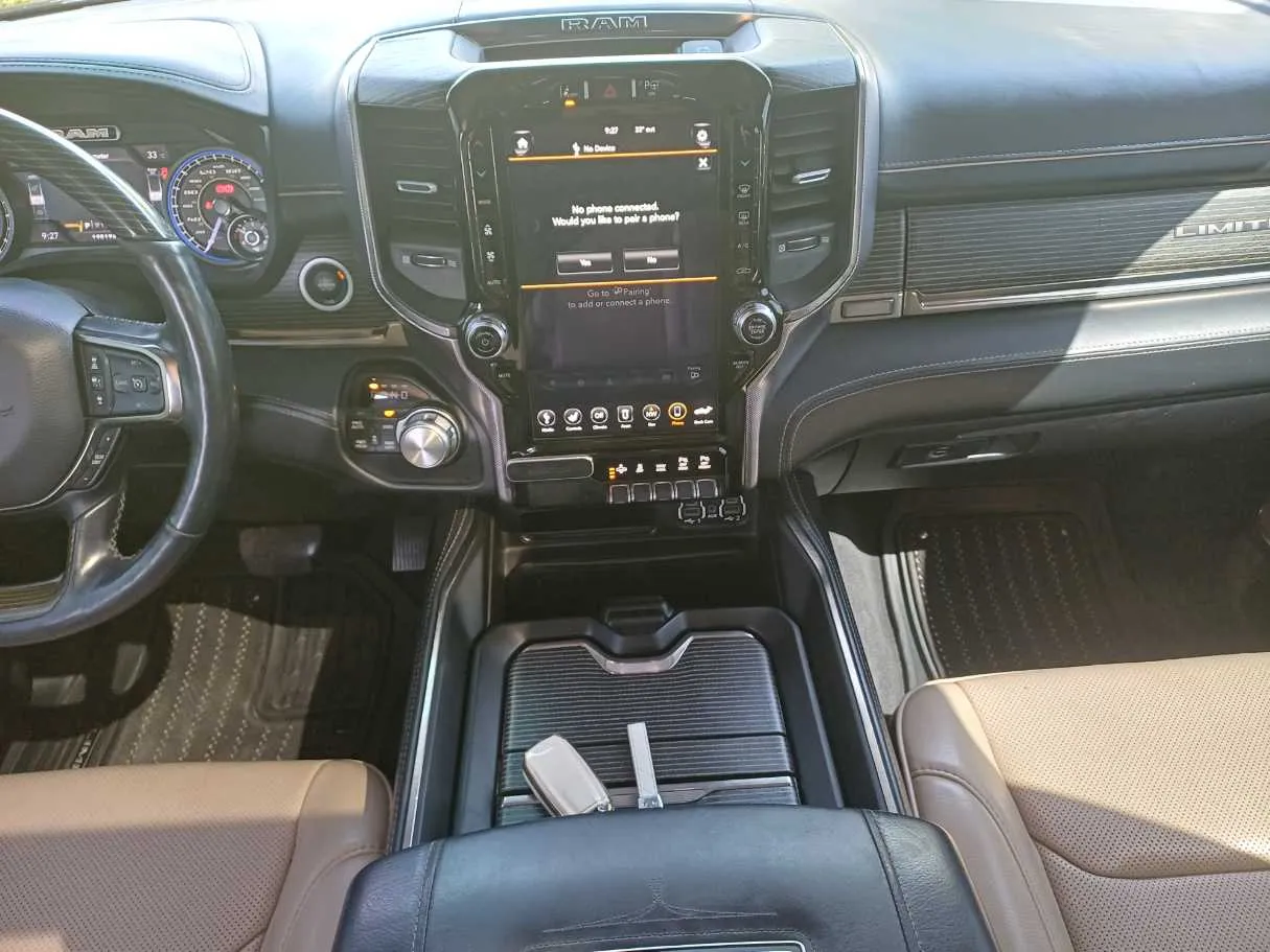 Car image 16