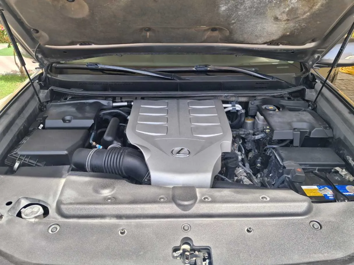 Car image 20