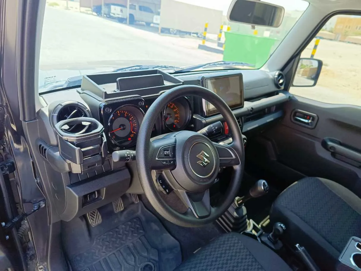 Car image 15