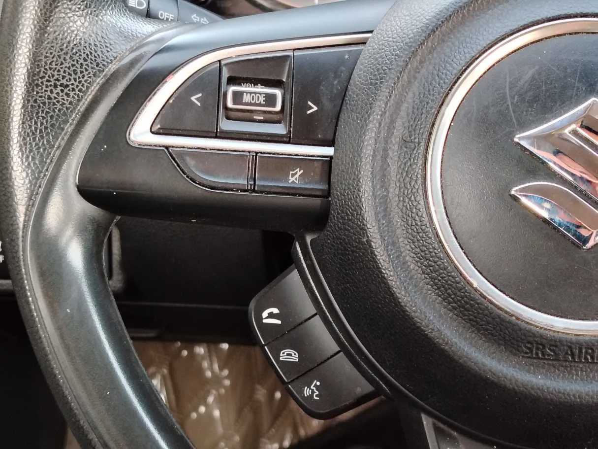 Car image 30
