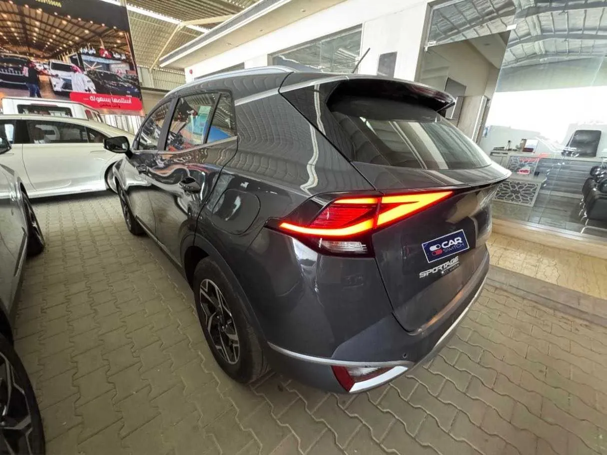 Car image 6