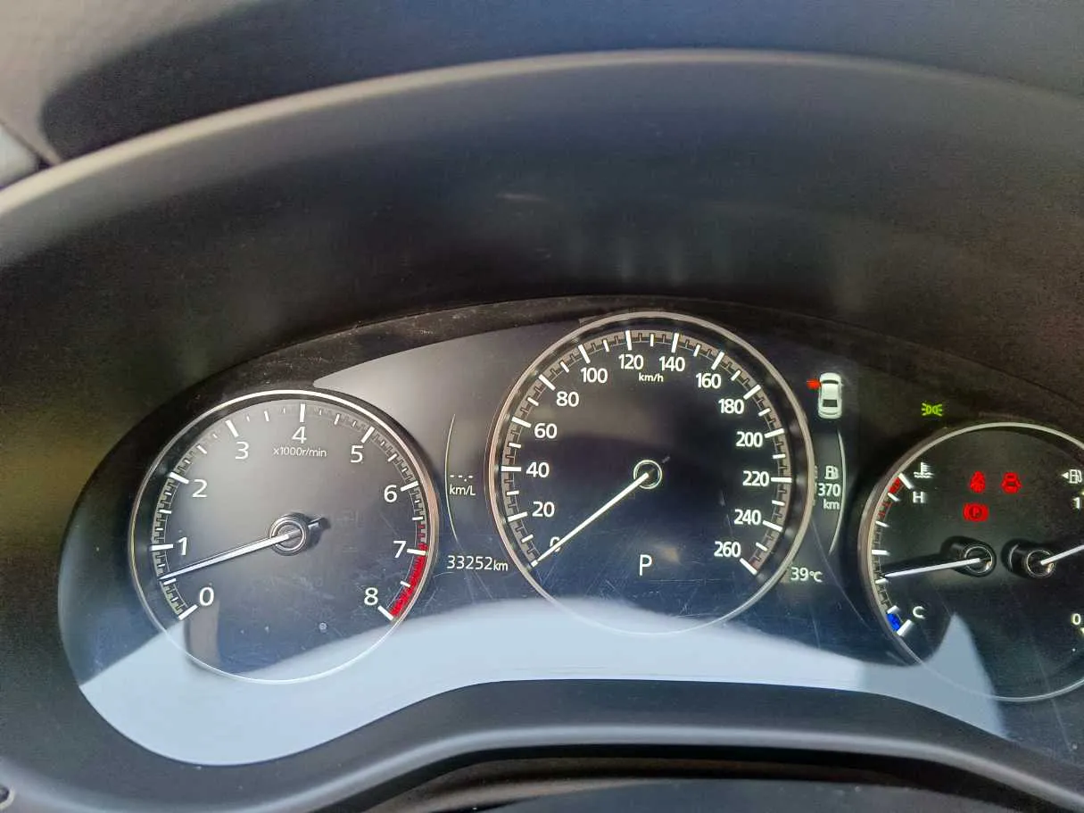 Car image 24