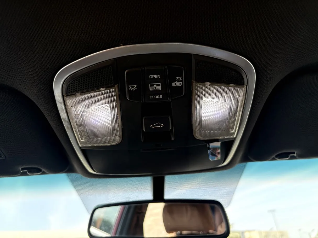Car image 25