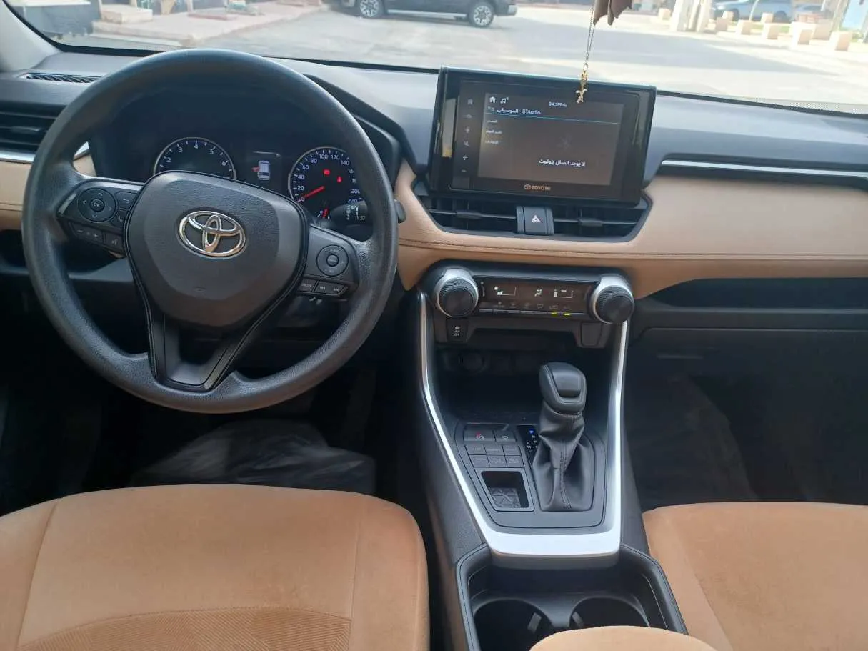 Car image 16