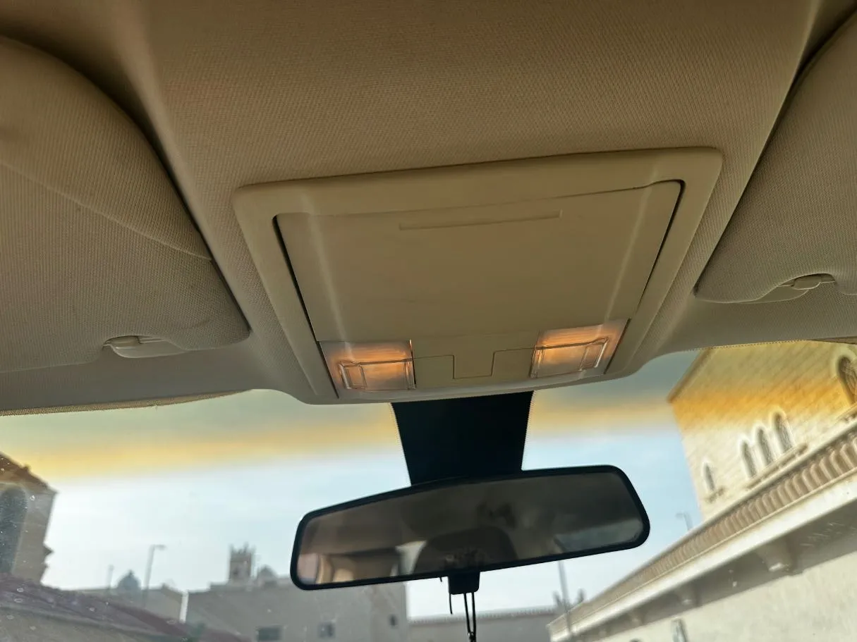 Car image 23