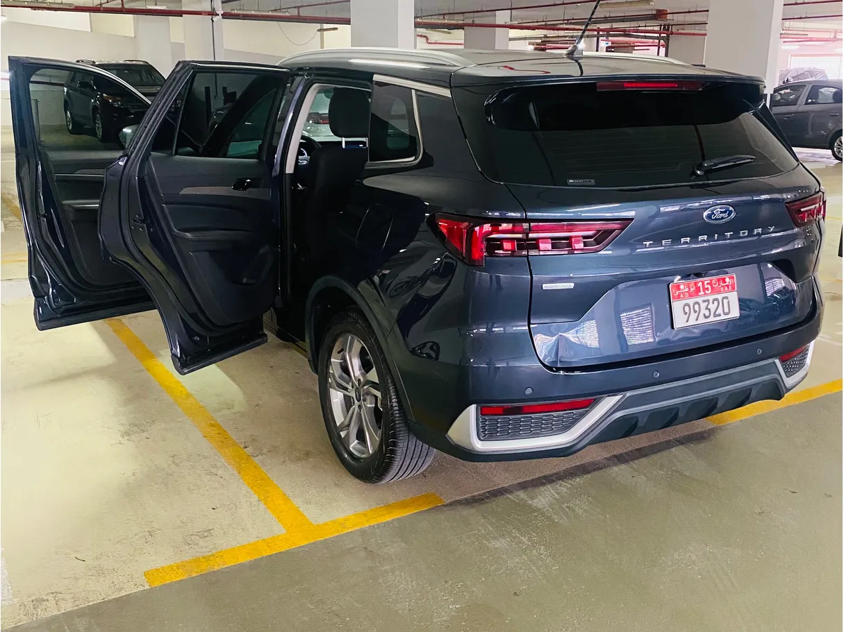 Car image 13