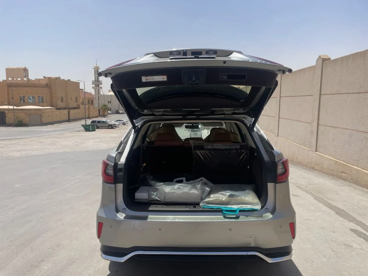 Car image 21