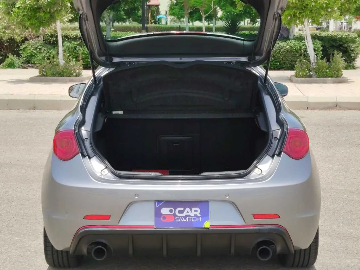 Car image 28