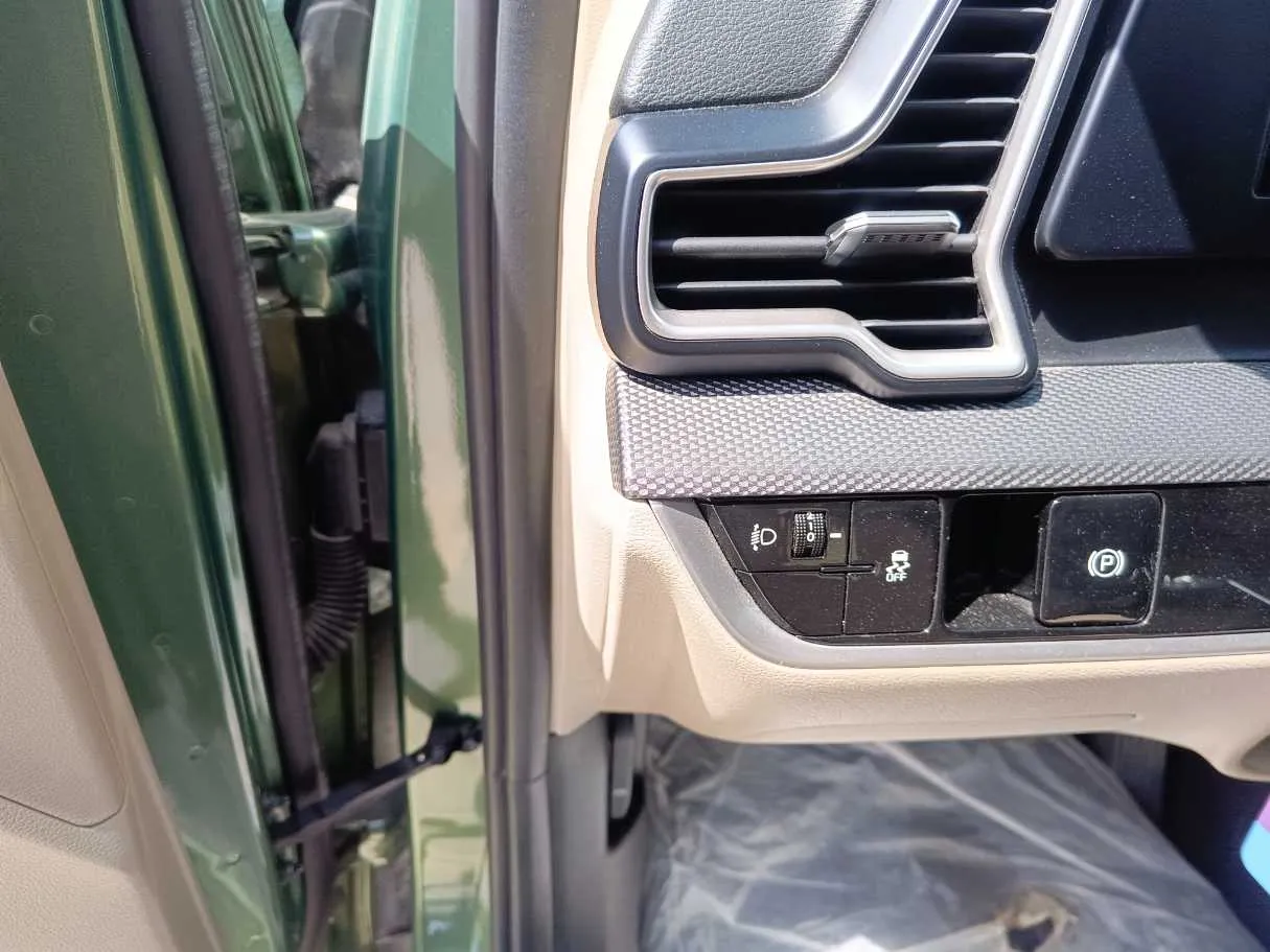 Car image 32