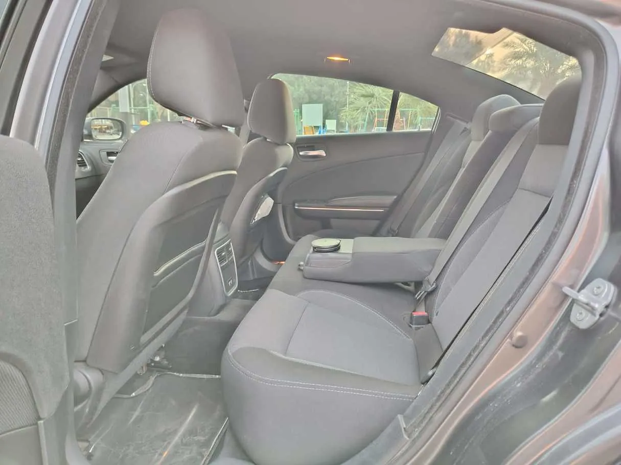 Car image 17