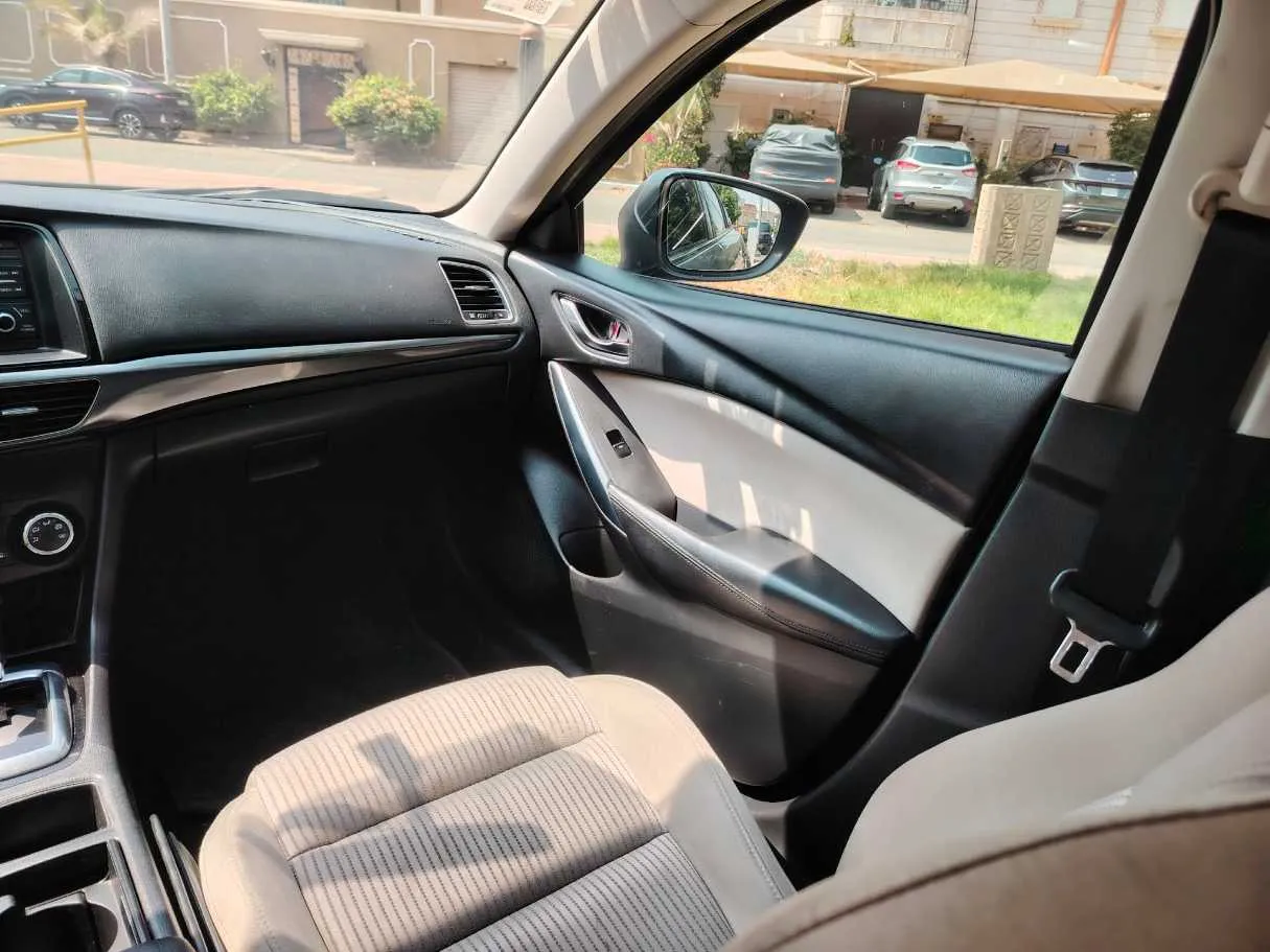 Car image 37