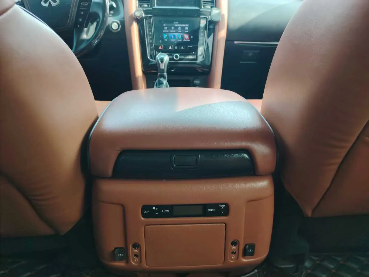Car image 27