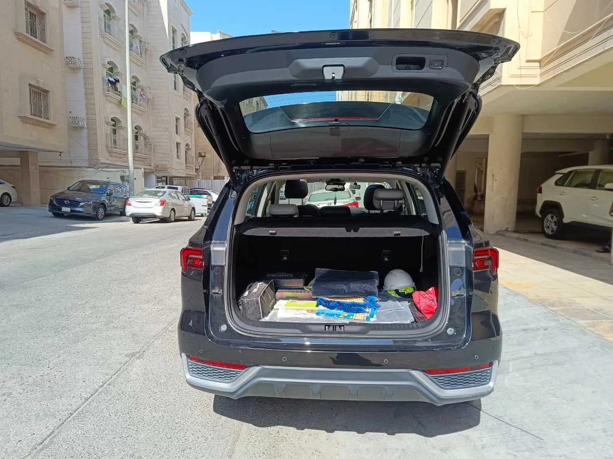 Car image 26