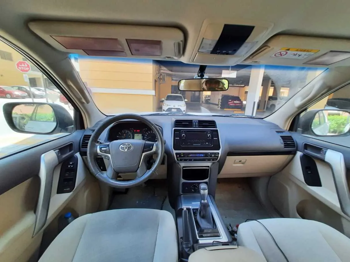 Car image 10