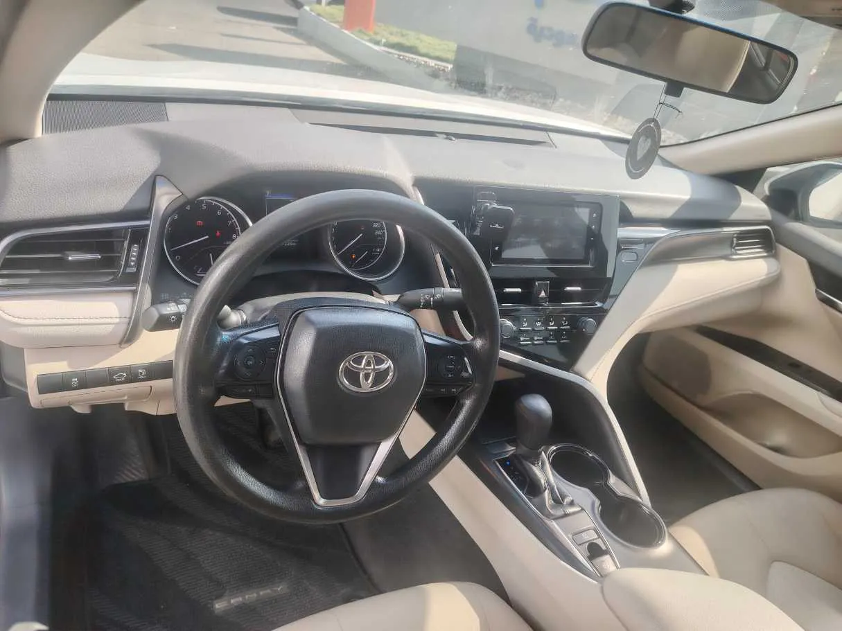 Car image 13