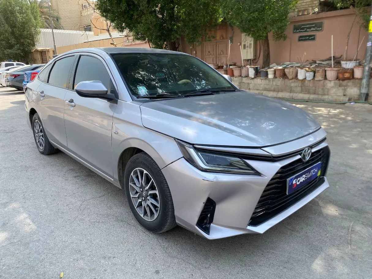 Car image 3