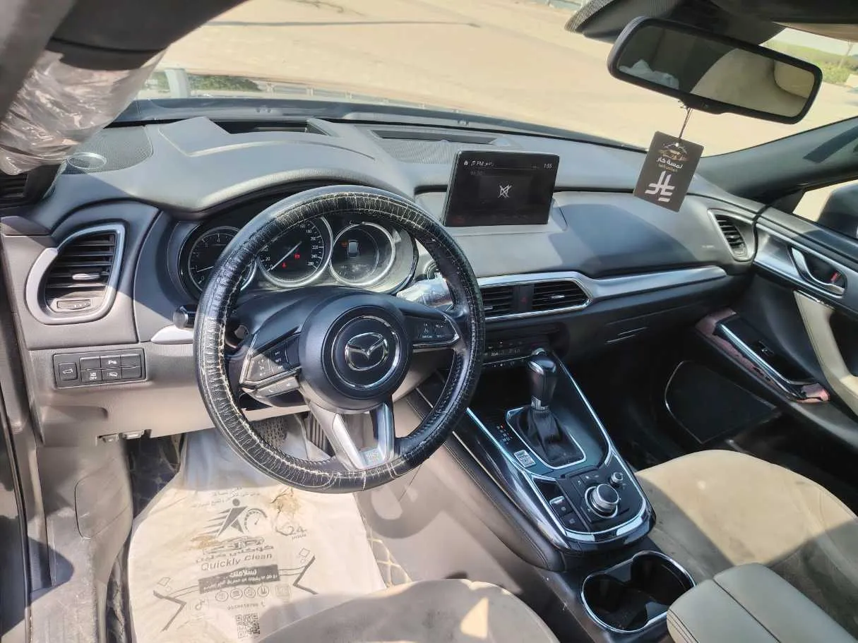 Car image 13