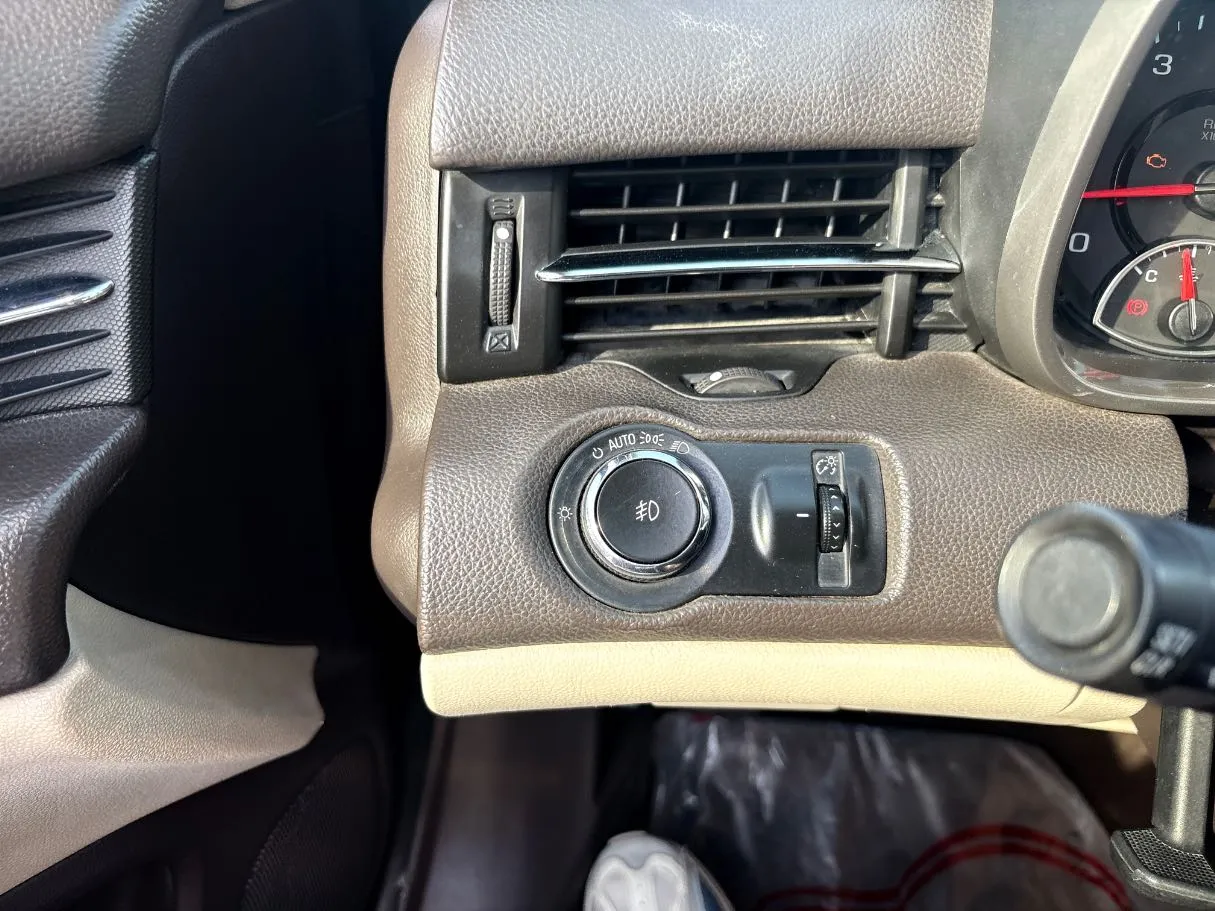 Car image 25
