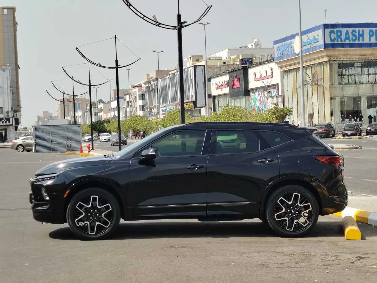 Car image 8