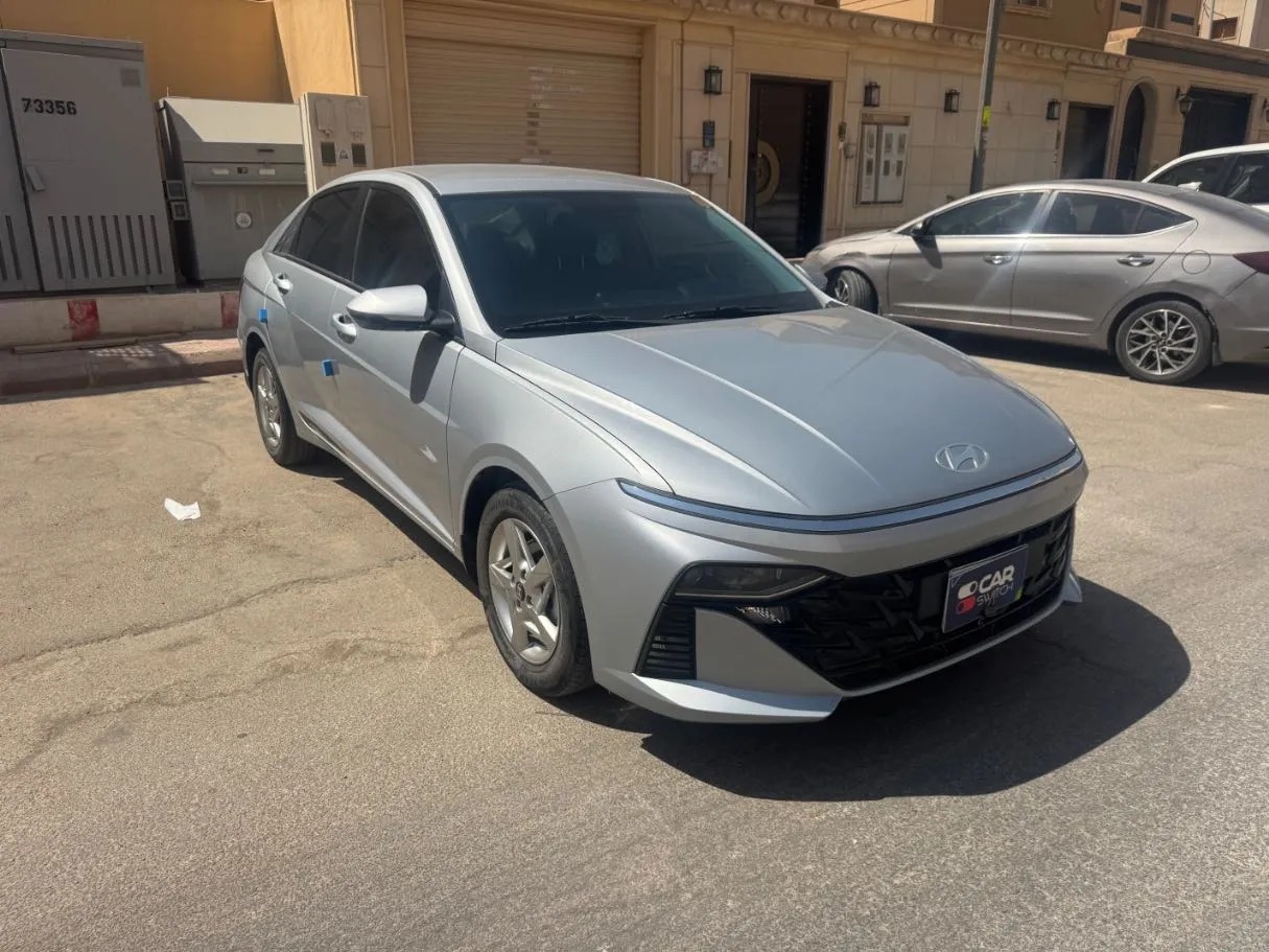 Car image 3
