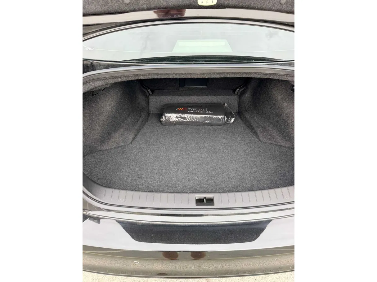 Car image 40