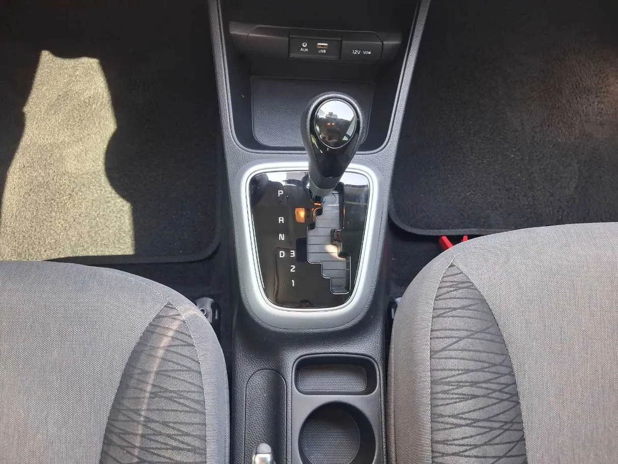 Car image 15