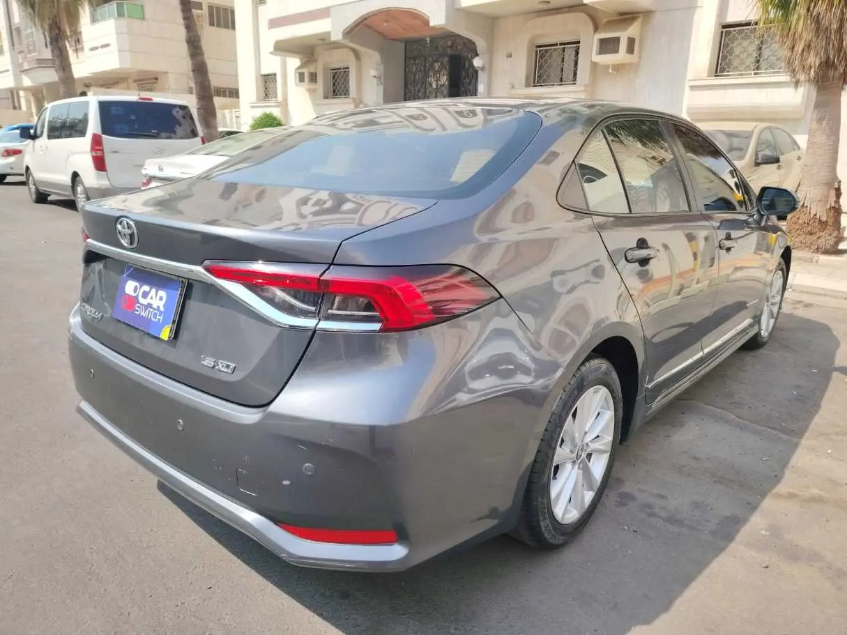 Car image 5