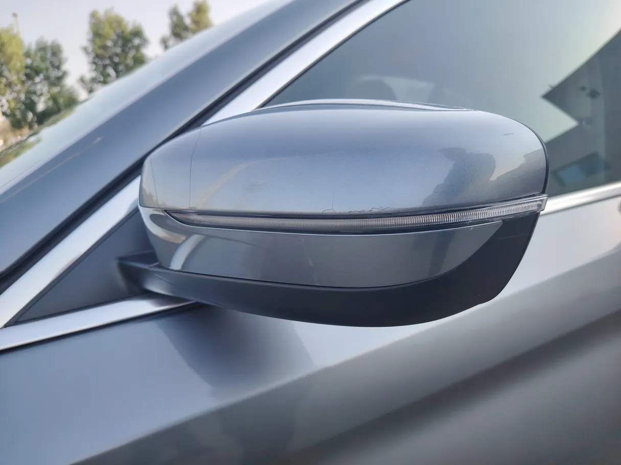 Car image 28