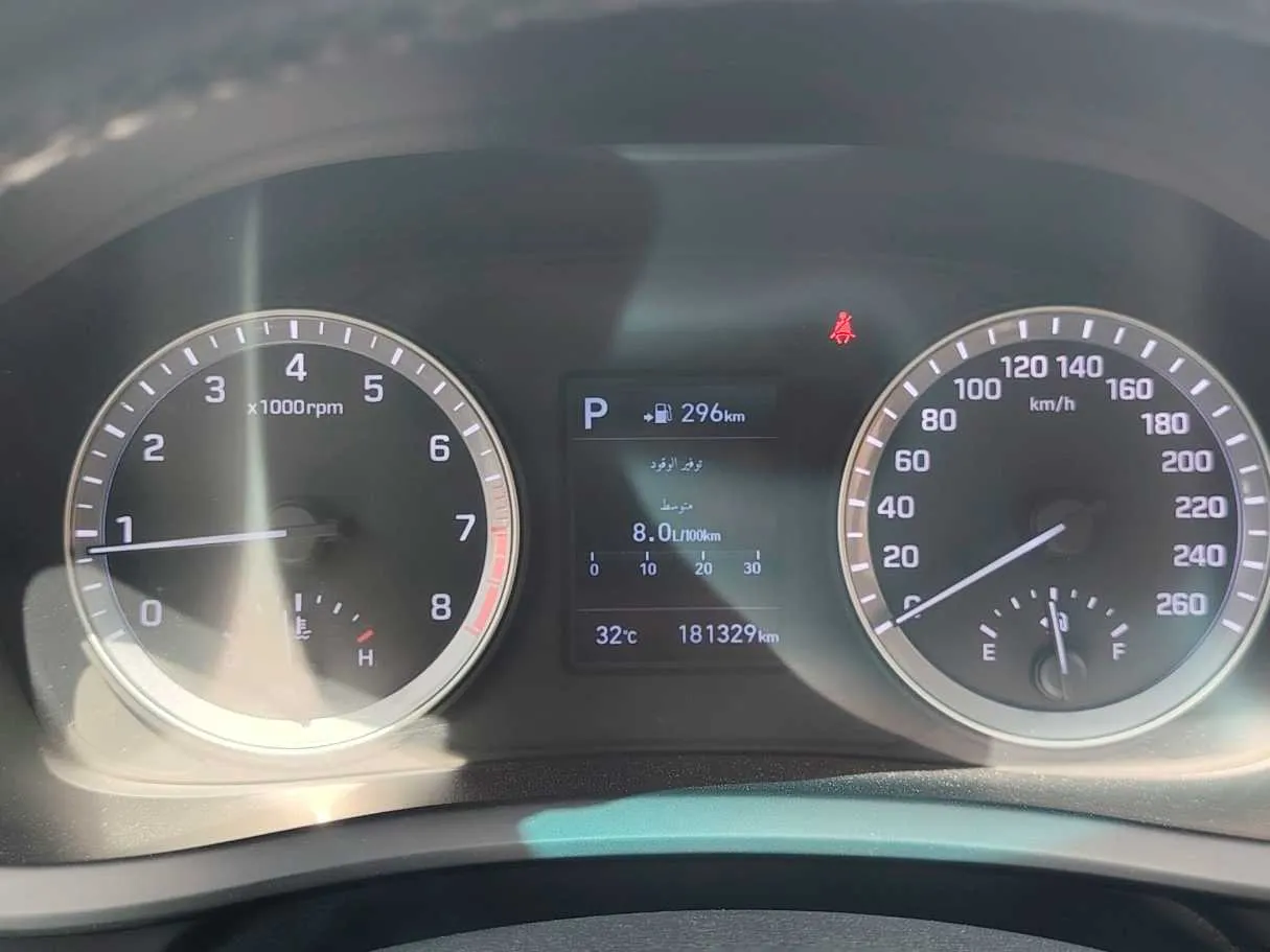 Car image 24